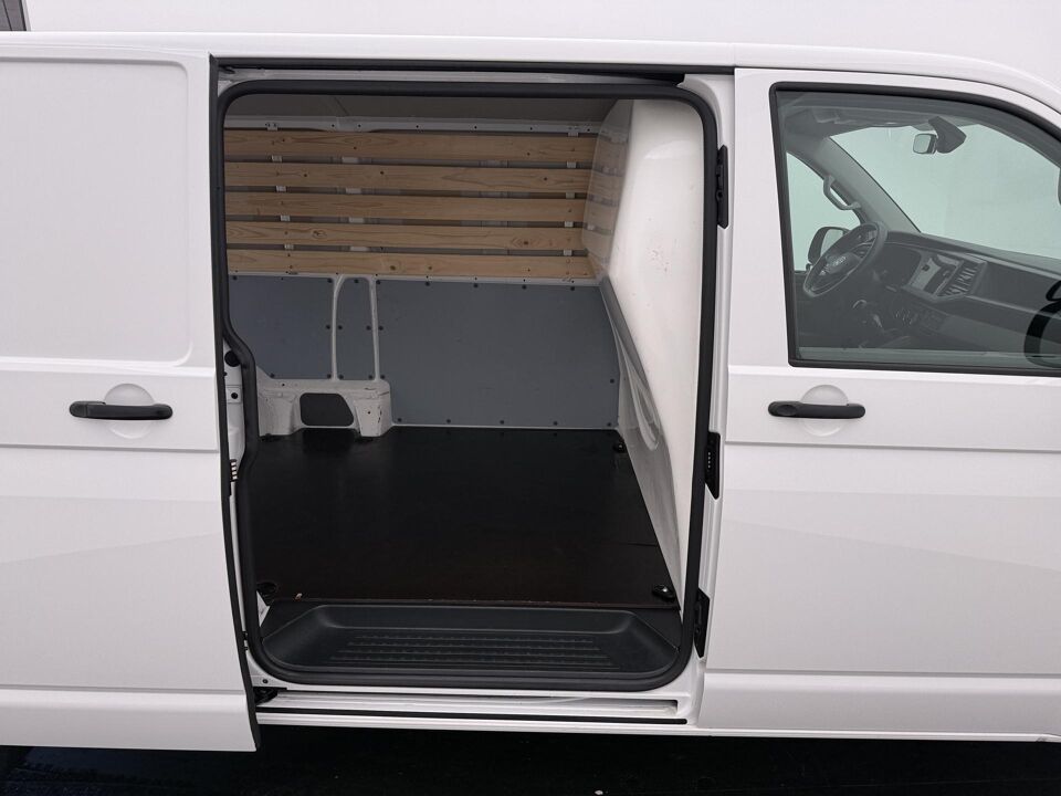 VW-Bedrijfswagens Transporter 2.0 TDI 110 PK L2H1 28 Comfortline