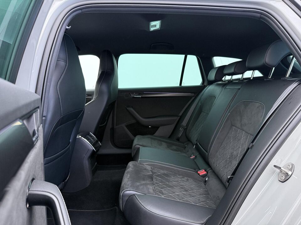 Škoda Superb Combi 1.4 TSI iV Sportline Business