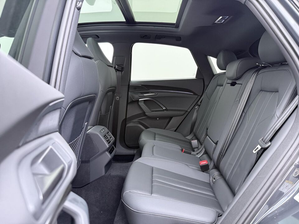 Audi Q5 Sportback S edition Competition 2.0 e-hybrid 270 kW / 367 PK