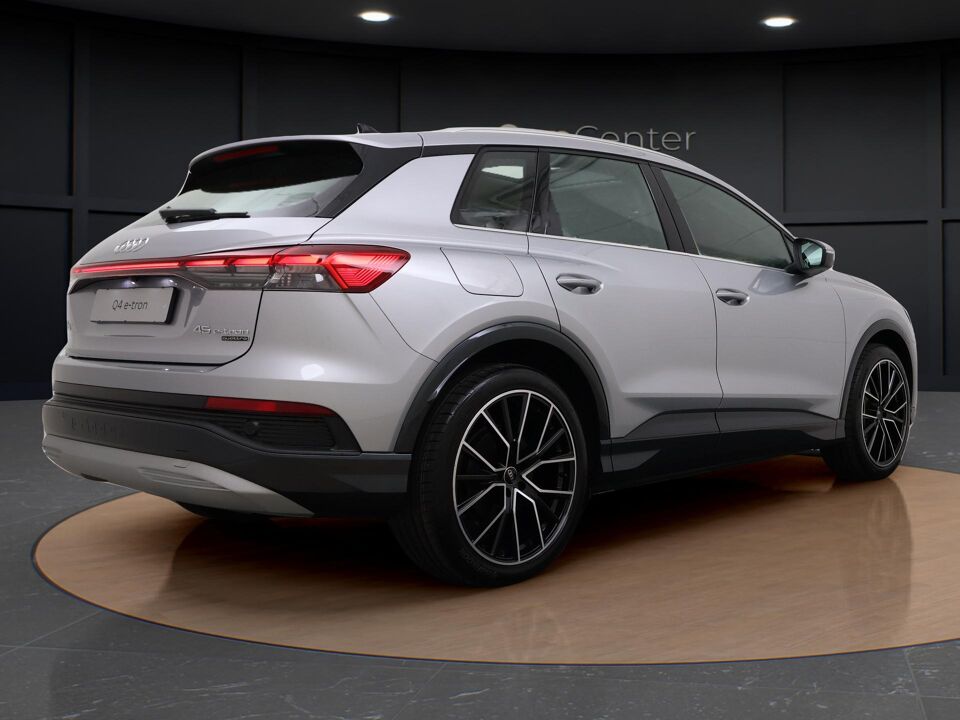 Audi Q4 e-tron Advanced edition 45 quattro 82 kWh 210 kW / 286 PK