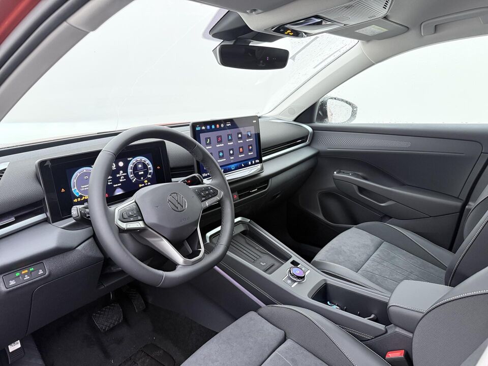 Volkswagen T-Roc Style First Edition 1.5 eTSI 85 kW / 116 PK