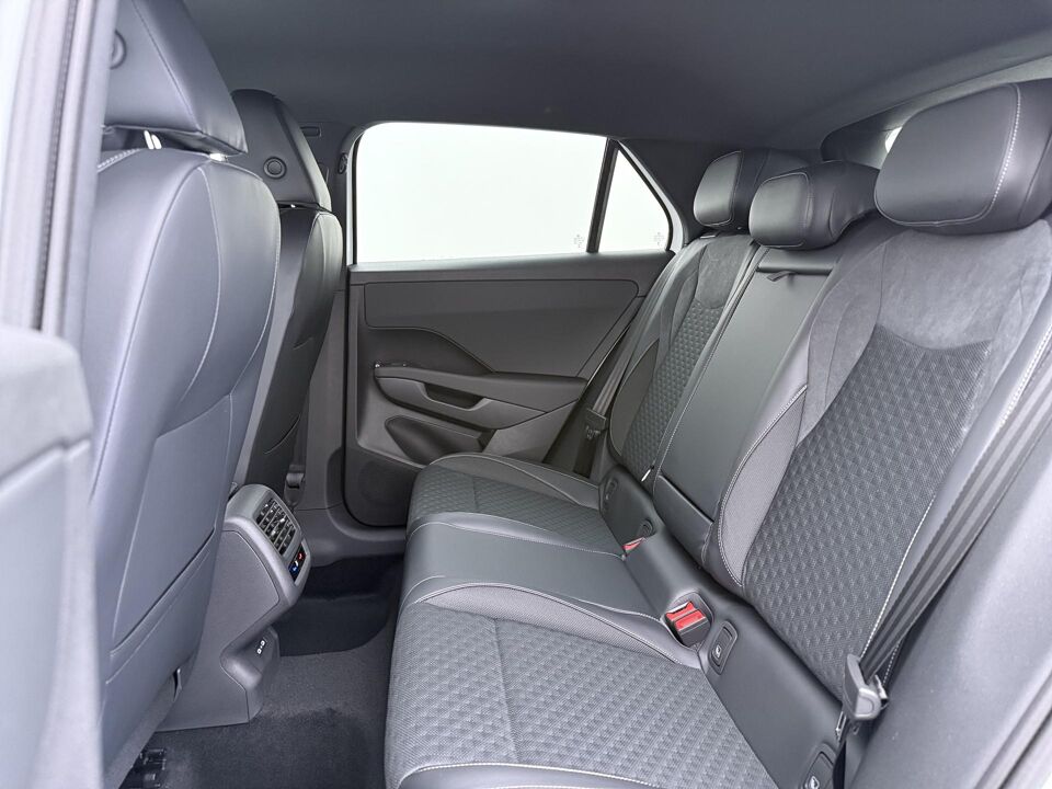 Volkswagen T-Roc R-Line First Edition 1.5 eTSI 110 kW / 150 PK