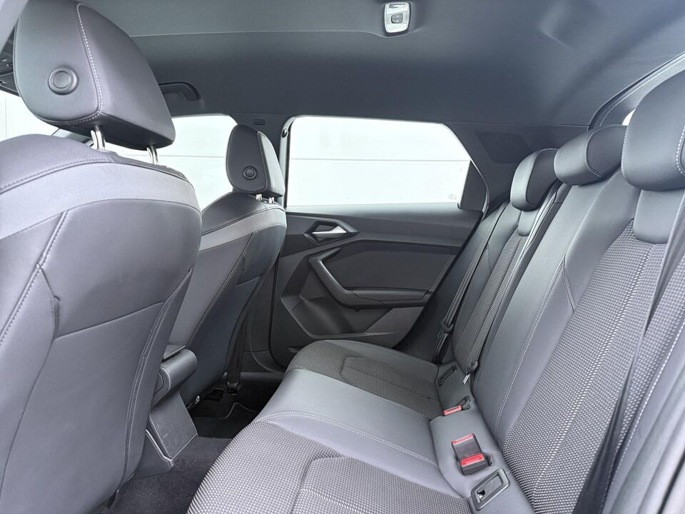 Audi A1 Sportback 30 TFSI S-line