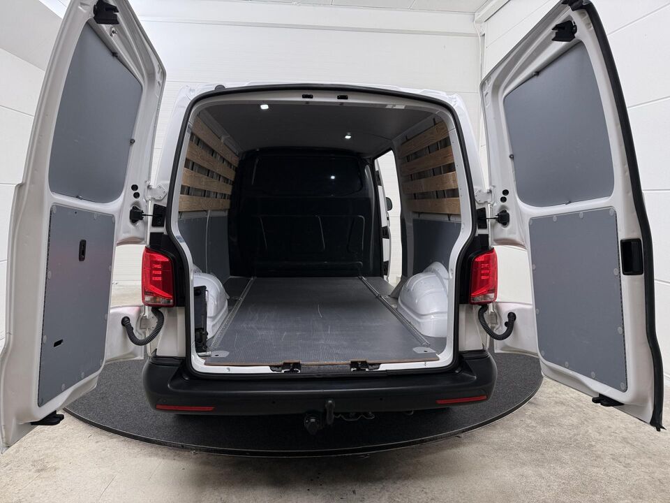 VW-Bedrijfswagens Transporter 2.0 TDI L2H1 28