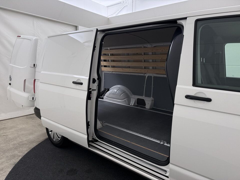 VW-Bedrijfswagens Transporter 2.0 TDI L2H1 28