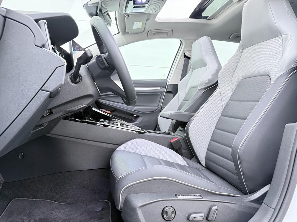 Volkswagen Golf 1.5 eHybrid Style