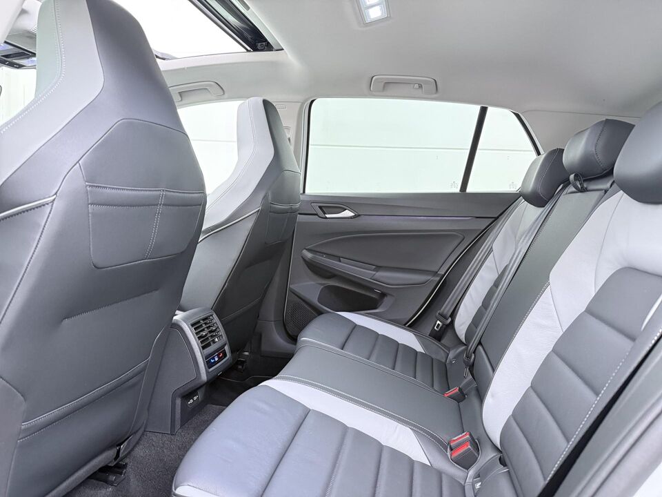 Volkswagen Golf 1.5 eHybrid Style