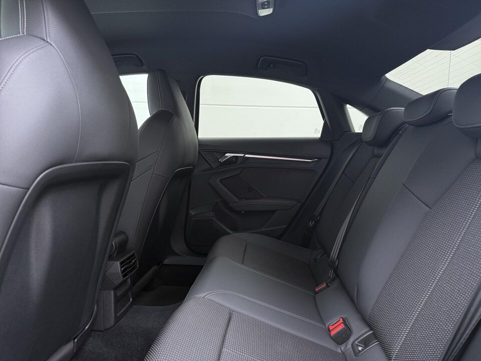 Audi A3 Limousine 30 TFSI S-line