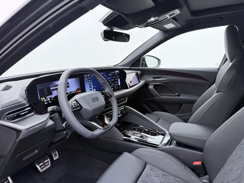 Audi Q5 S edition Competition 2.0 e-hybrid 270 kW / 367 PK