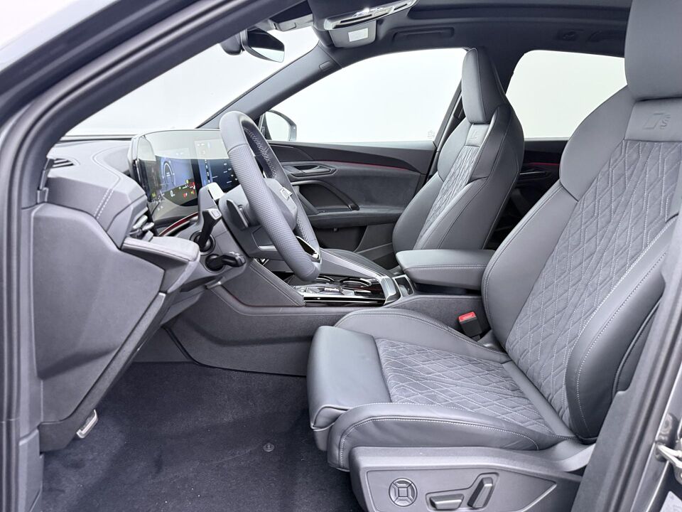 Audi Q5 S edition Competition 2.0 e-hybrid 270 kW / 367 PK