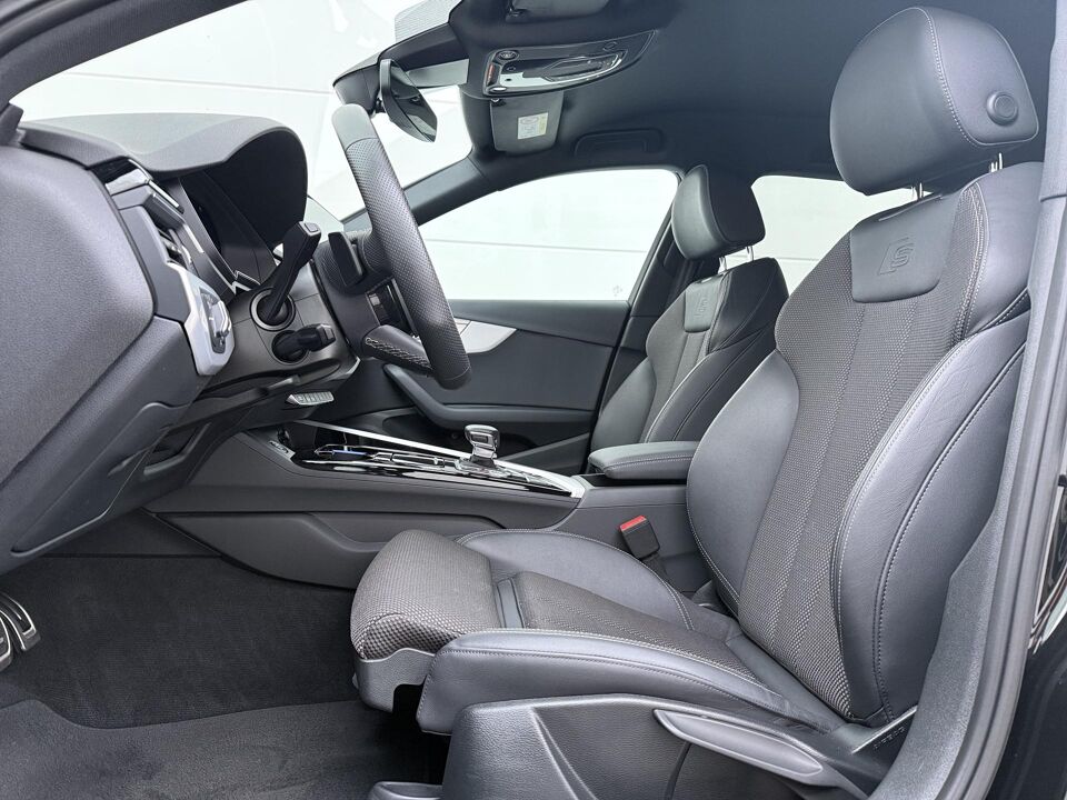 Audi A4 Avant 35 TFSI S-line