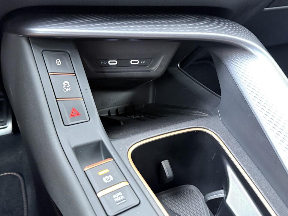 CUPRA Terramar 1.5 TSI e-Hybrid Essential