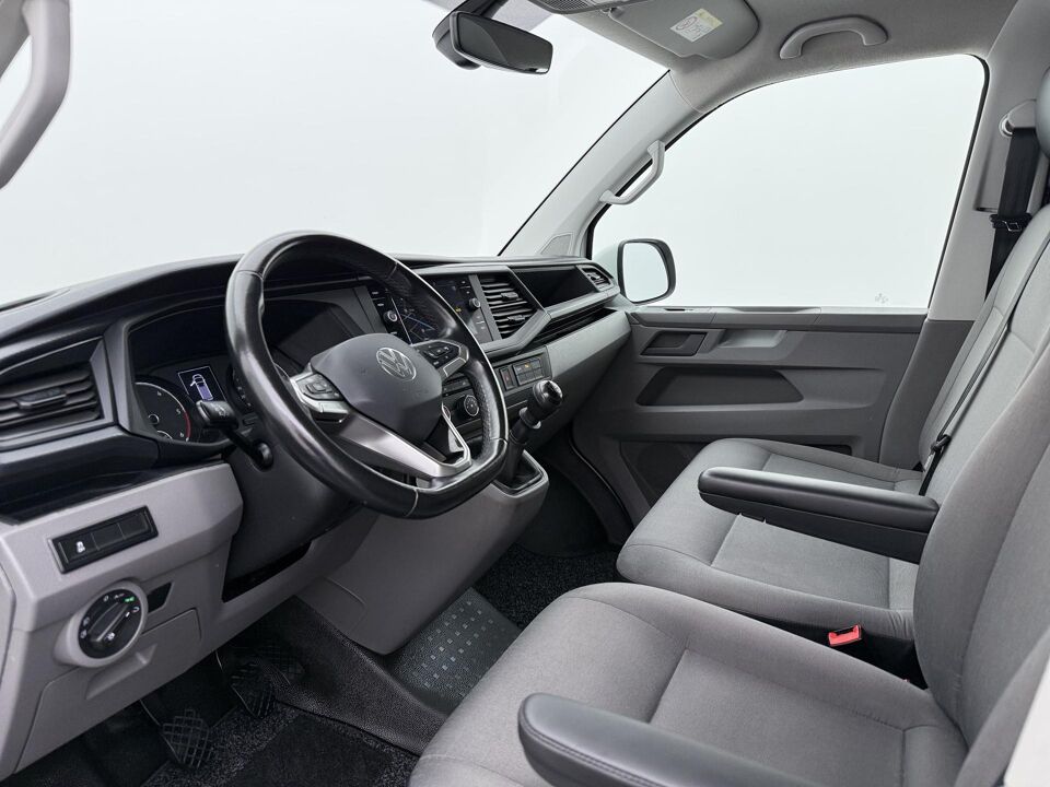 VW-Bedrijfswagens Transporter 2.0 TDI 150 PK L1H1 28 Highline