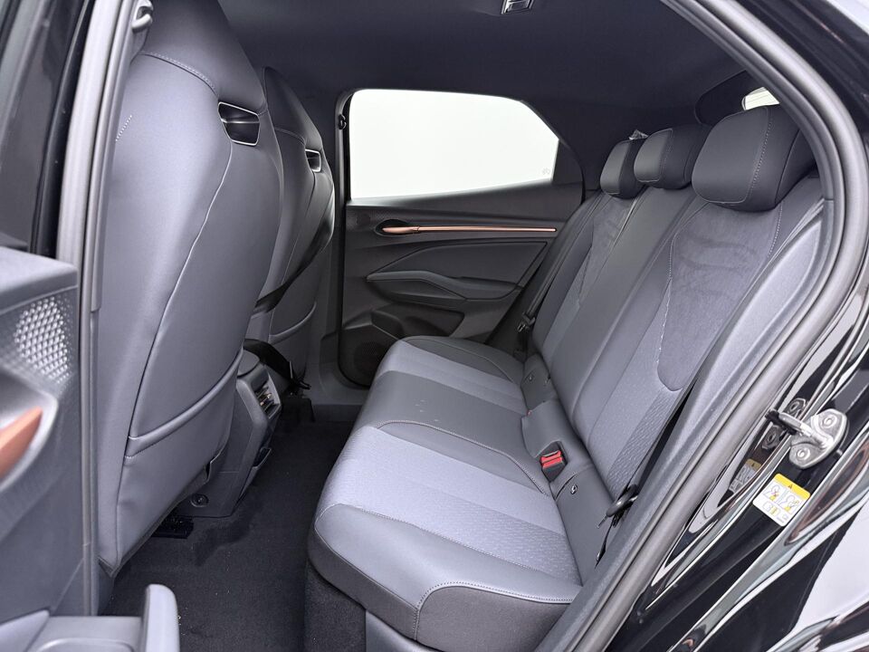 CUPRA Raval Business First Edition 155 kW / 211 PK