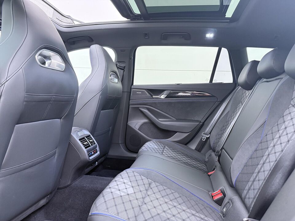 Volkswagen Passat Variant 1.5 272PK eHybrid R-Line