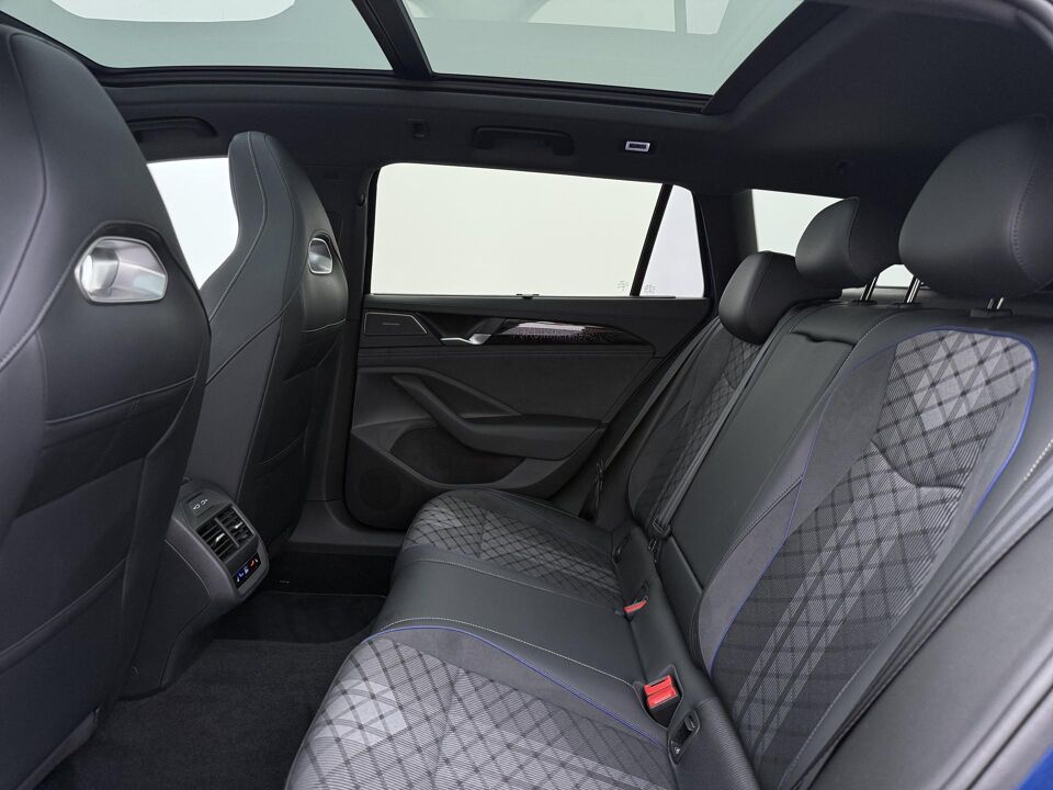 Volkswagen Passat Variant 1.5 eHybrid R-Line Business