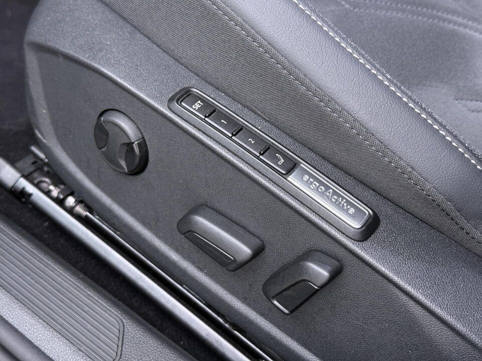 Volkswagen Golf 1.5 eHybrid 50 Edition
