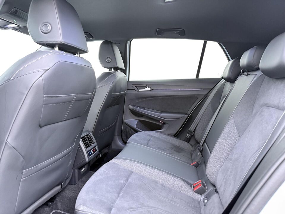 Volkswagen Golf 1.5 eHybrid 50 Edition