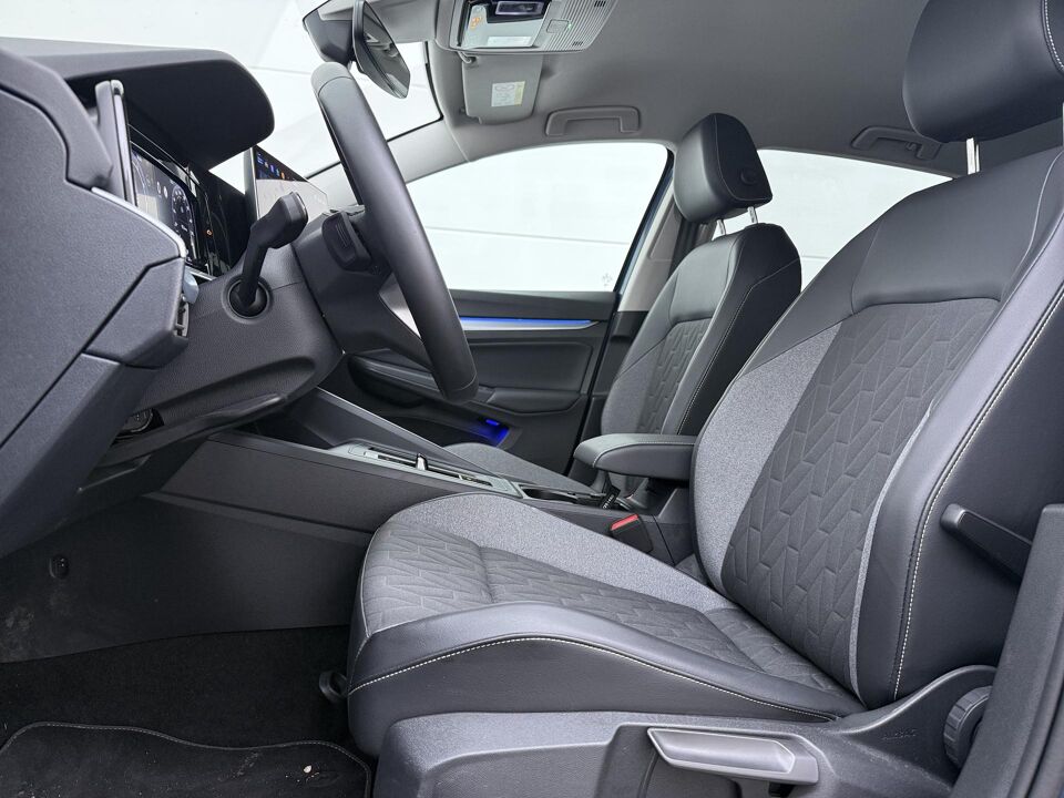 Volkswagen Golf 1.5 eTSI Life Edition