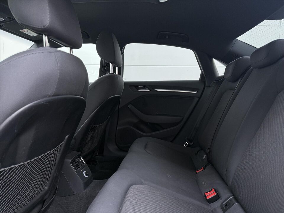 Audi A3 Limousine 35 TFSI S-line