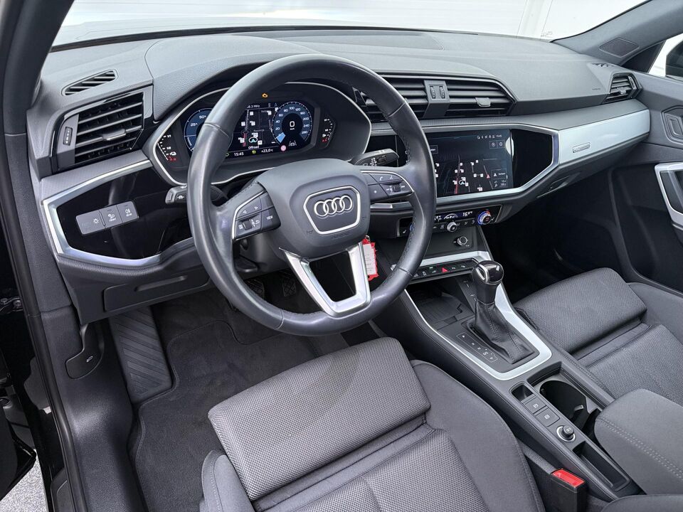 Audi Q3 45 TFSIe Advanced edition