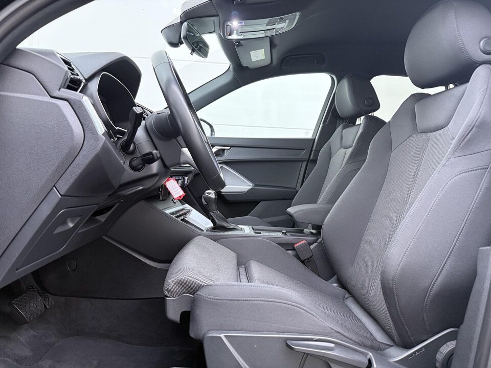 Audi Q3 45 TFSIe Advanced edition