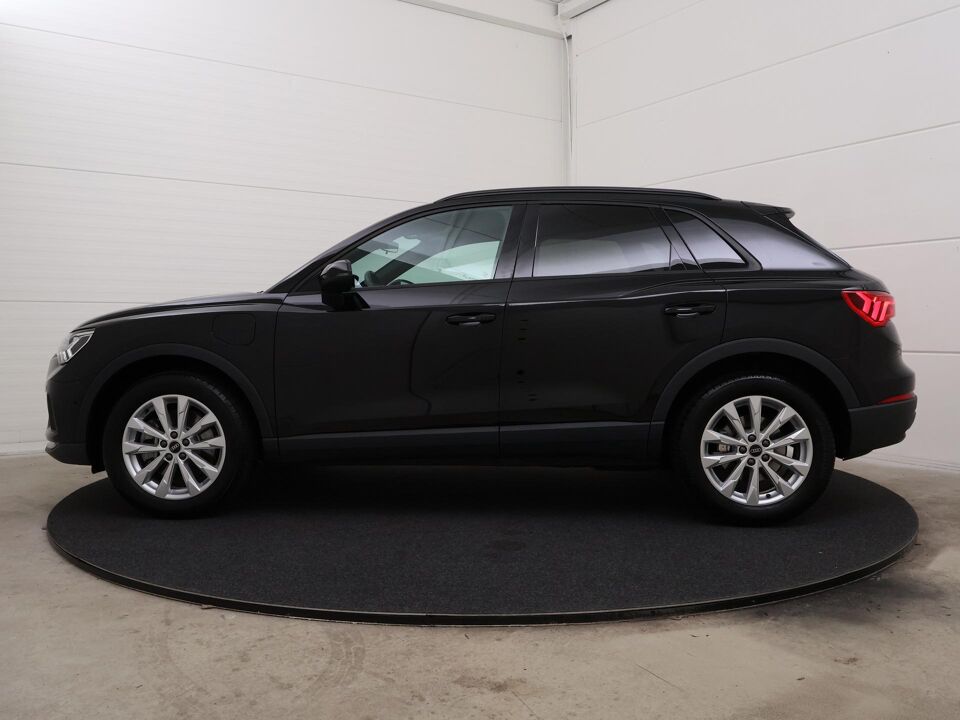 Audi Q3 45 TFSIe Advanced edition
