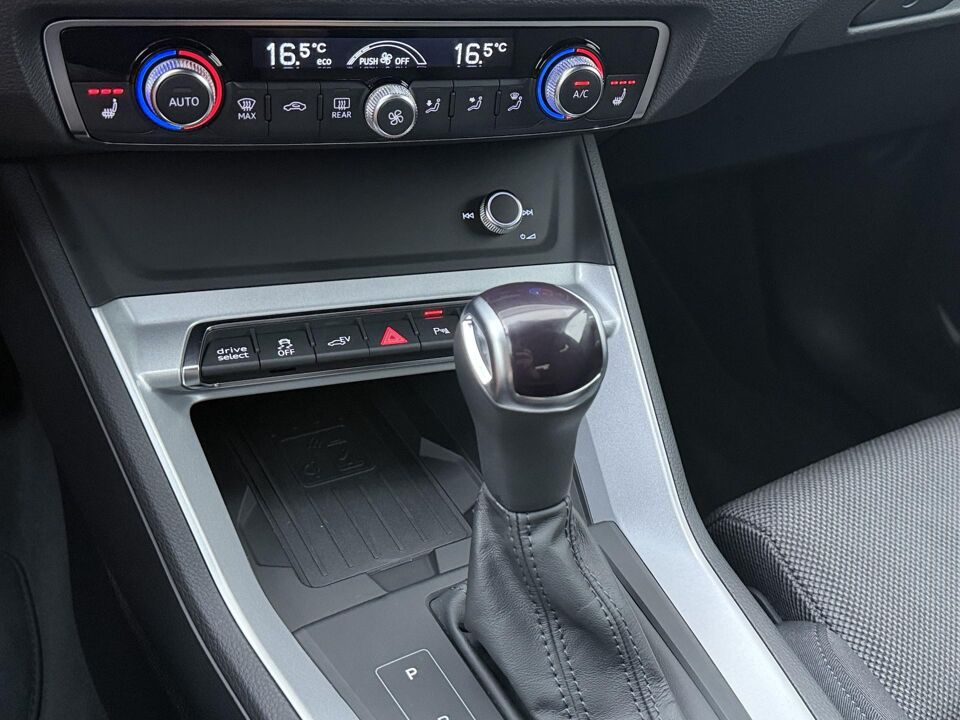 Audi Q3 45 TFSIe Advanced edition