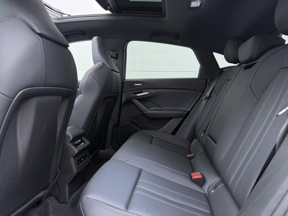 Audi Q6 Sportback e-tron S edition performance 100 Kwh 225 kW / 306 PK