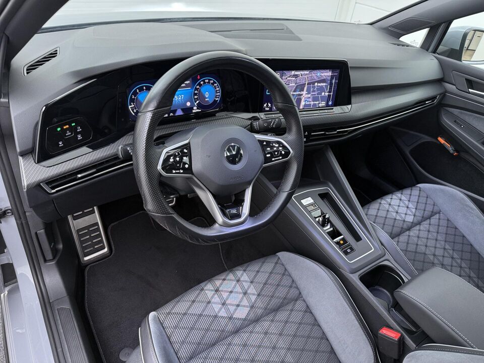 Volkswagen Golf 1.5 eTSI R-Line