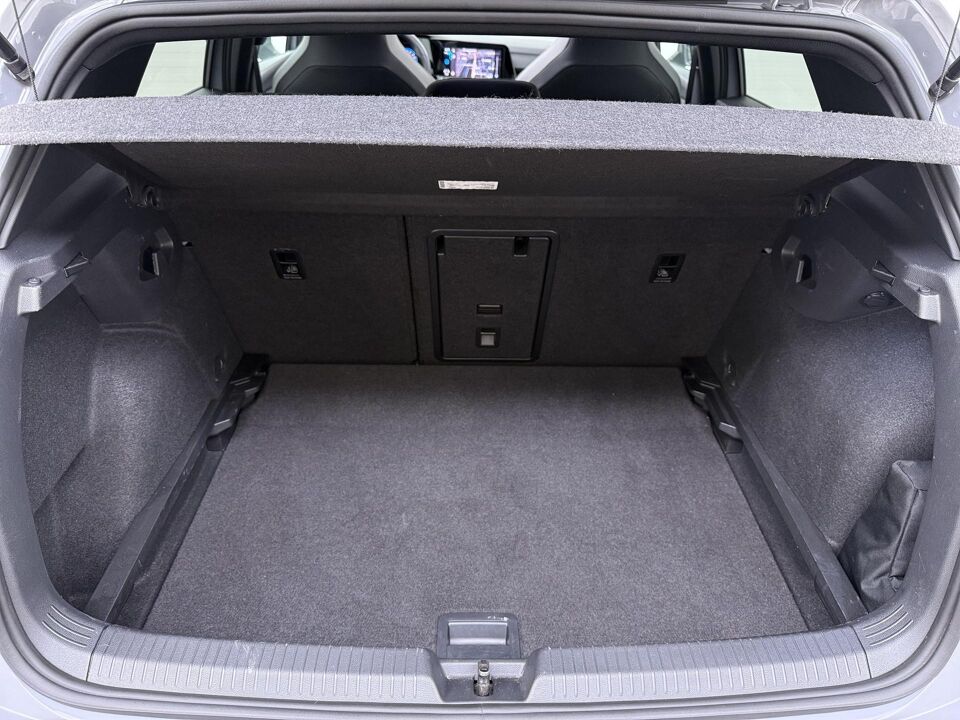 Volkswagen Golf 1.5 eTSI R-Line