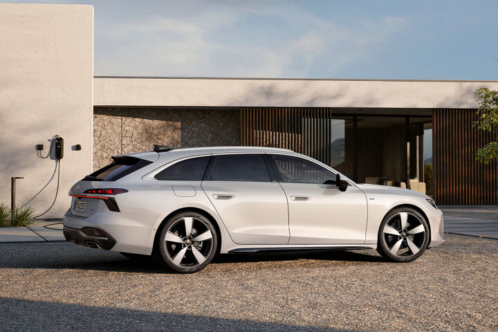 A6 Avant e-hybrid rechts