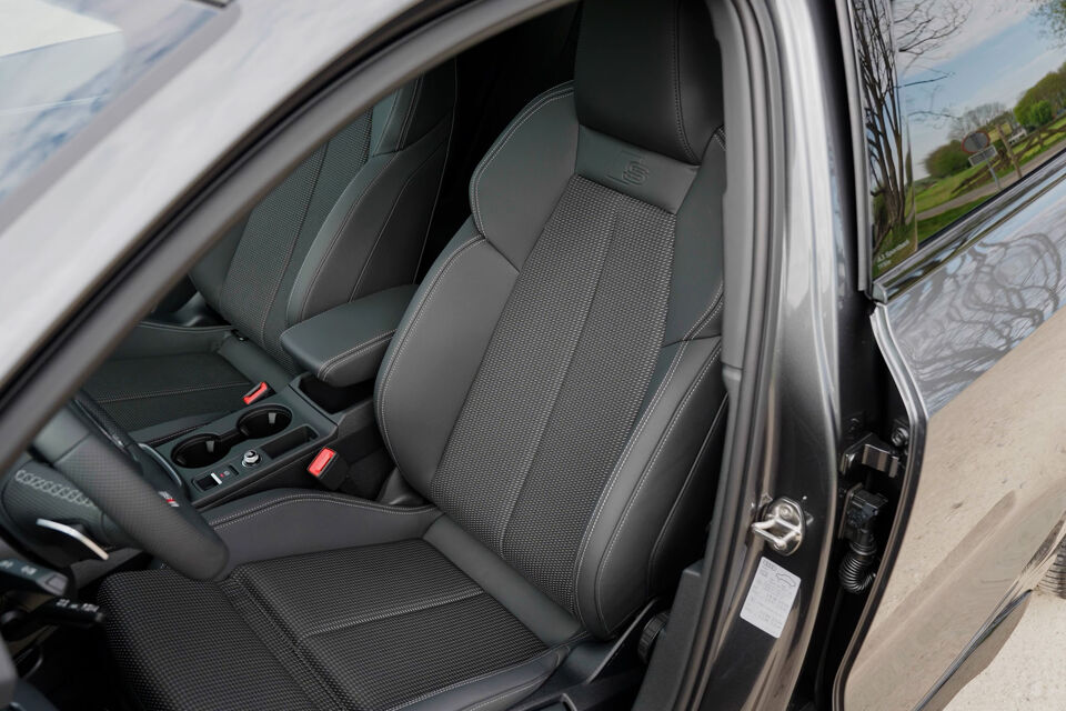 Audi A3 Sportback TFSI e - stoelen