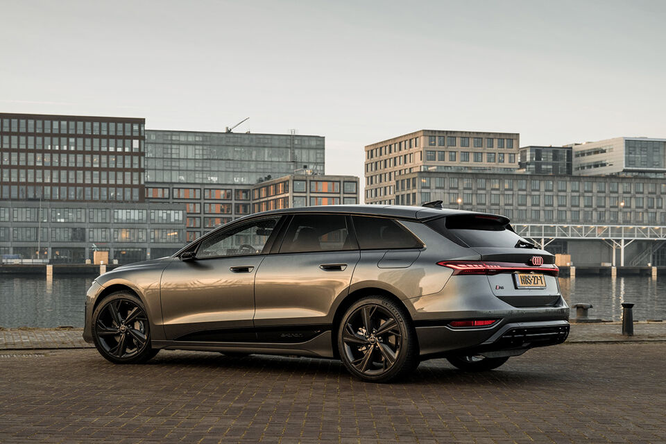 Audi A6 Avant e-tron linksachter