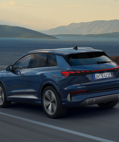 Nieuwe Audi Q4 e-tron hero model  mobile