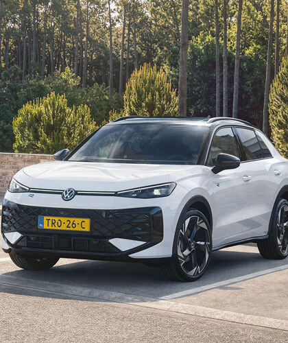 Volkswagen T-Roc Hybrid - hero mobile