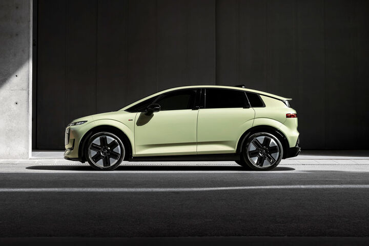 Audi A2 e-tron Zijkant Links Content