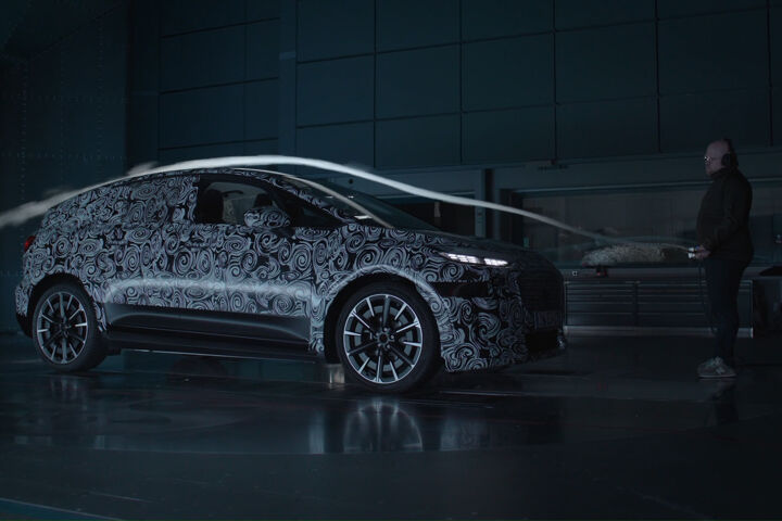 Nieuwe Audi A2 e-tron Teaser Camouflage Windtunnel Rechtsvoor