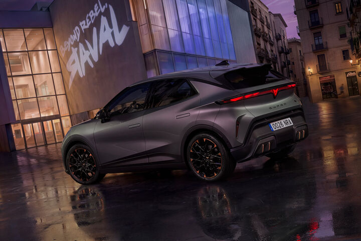 Nieuwe CUPRA Raval Linksachter Content