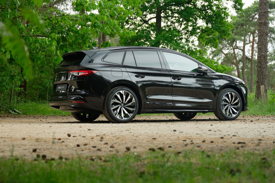 Skoda Enyaq - zijkant