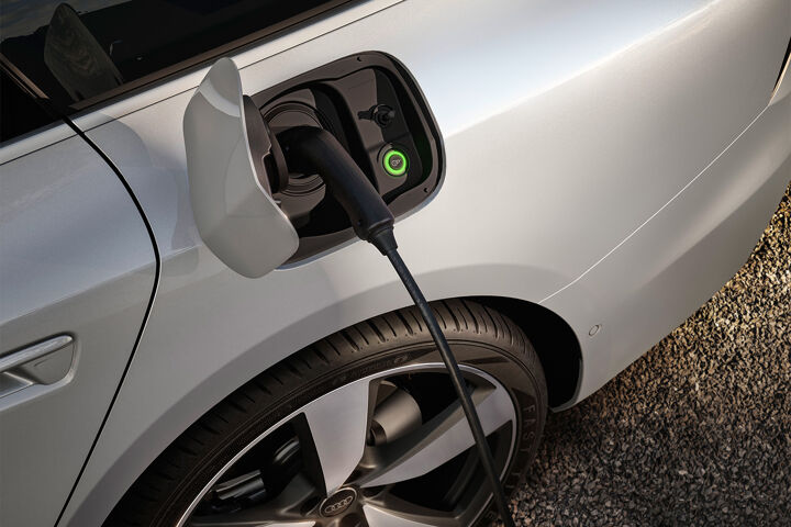 A6 Avant e-hybrid laadstekker