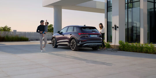 Audi Q4 e-tron linksachter hero mobile