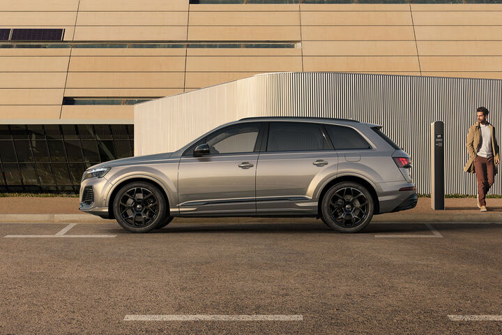 Audi Q7 TFSI e zijkant links