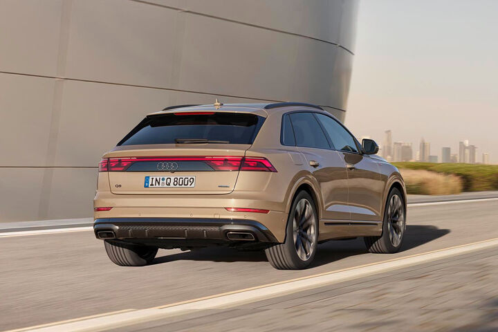 Audi Q8 plus-uitvoering ra