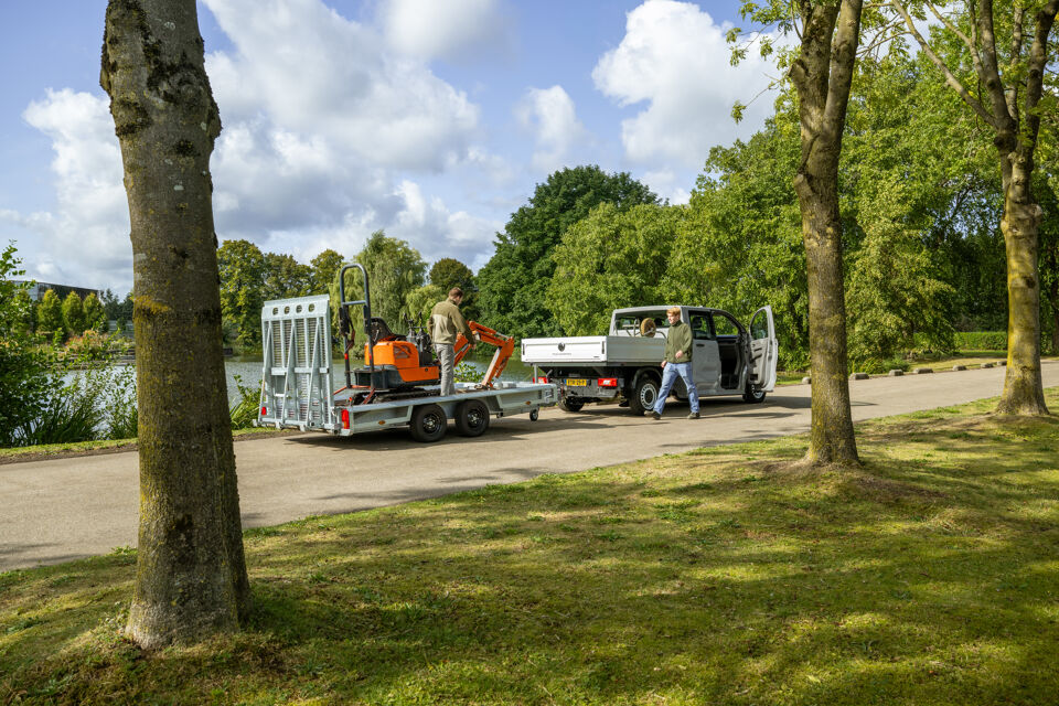 VW e-Transporter pick-up dubbele cabine kar graafmachine