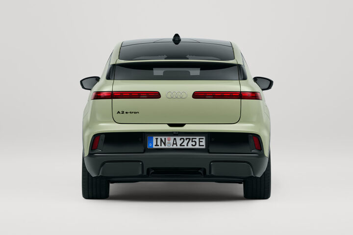 Audi A2 e-tron achter