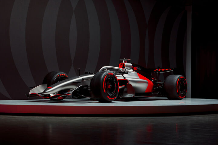 Audi F1 auto linksvoor
