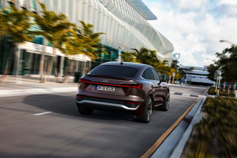 Audi Q8 e-tron 10