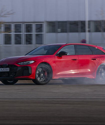 Audi RS 5 Hero Mobile