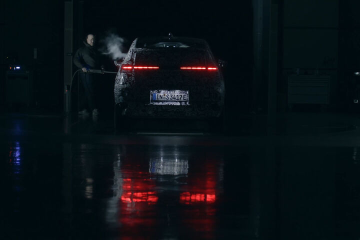 Nieuwe Audi A2 e-tron Teaser Camouflage Windtunnel Achterkant
